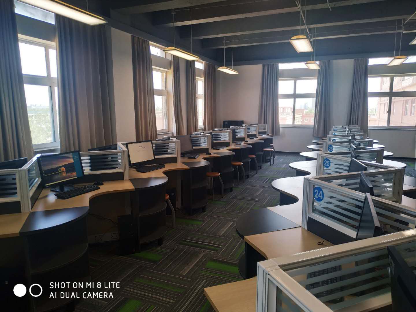 助力國際學(xué)校，智慧課堂上線！